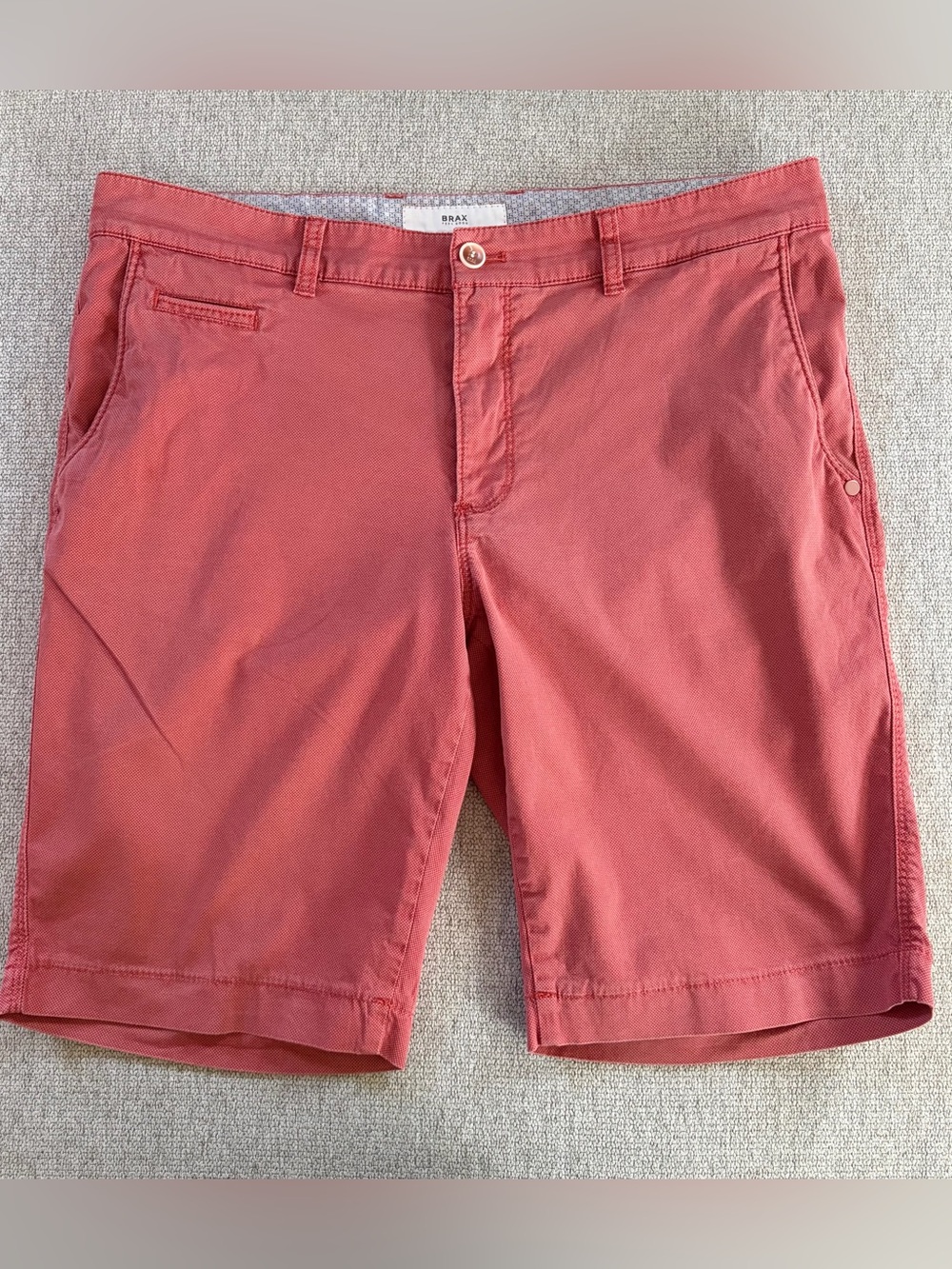 BRAX Men's Coral/Salmon Chino Shorts ~ Size 36
